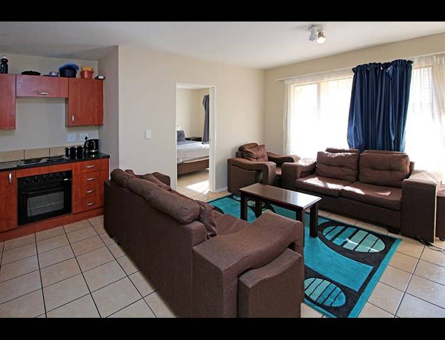 1 BEDROOM TOWNHOUSE RENTED IN ESTHER PARK